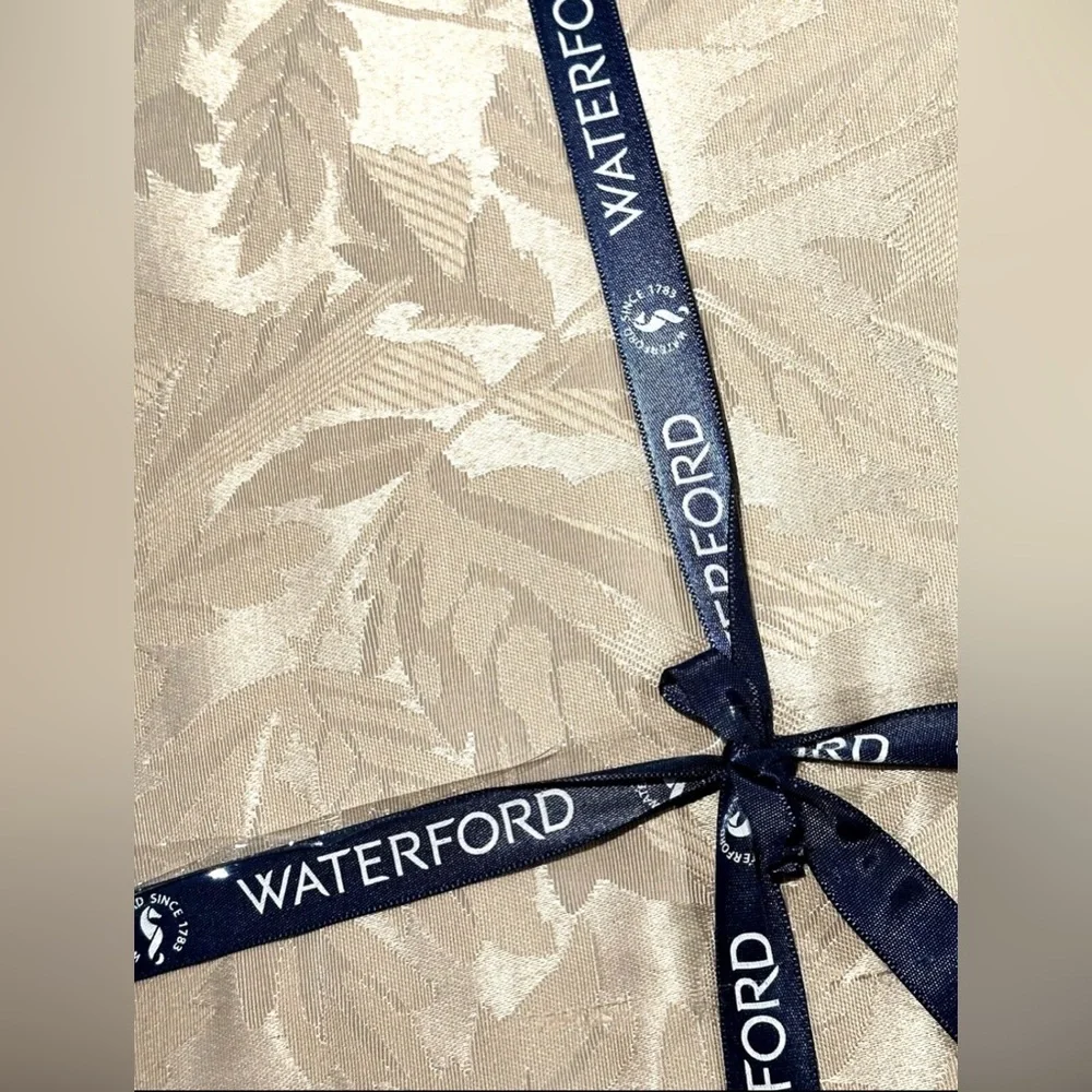 NWT WATERFORD TABLECLOTH 70 X 102 OBLONG TRALEE CHAMPAGNE LEAVES LUXURY